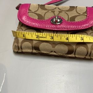Small Coach crossbody (purse wallet)